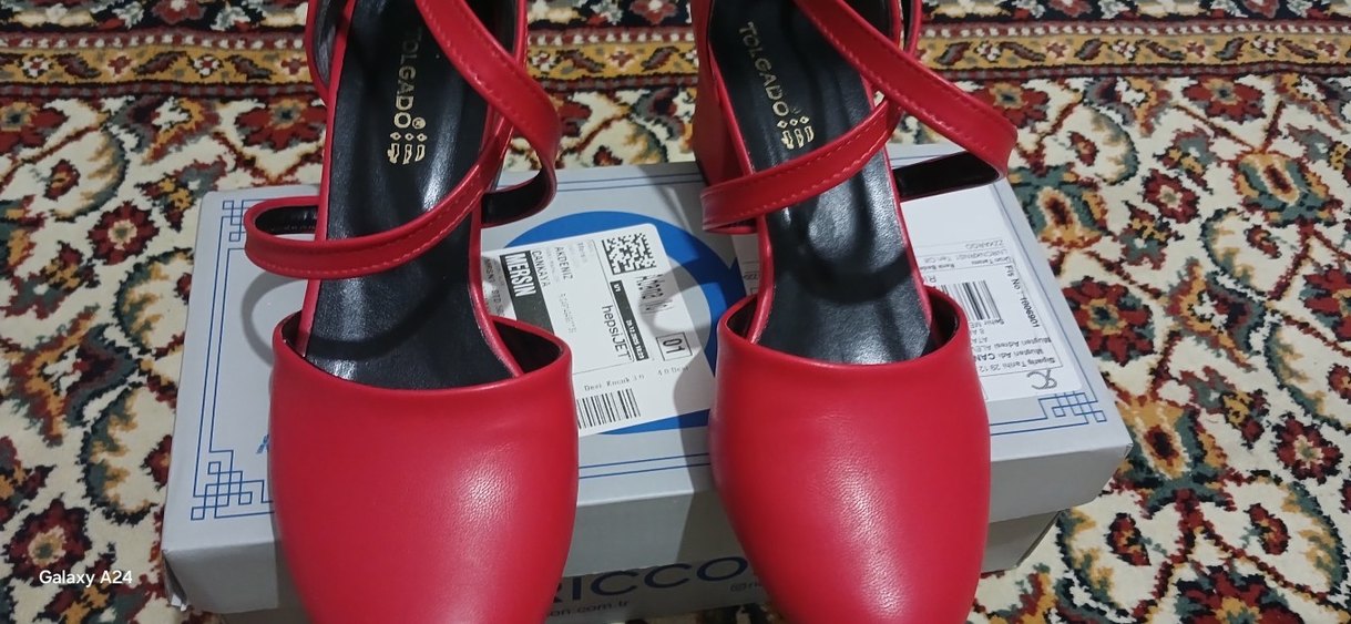 Kırmızı Tokalı Kalın Topuklu Kadın Ayakkabı - Görsel 2