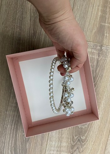 İnci ve Boncuk Detaylı Beyaz Saç Aksesuarı - Görsel 2