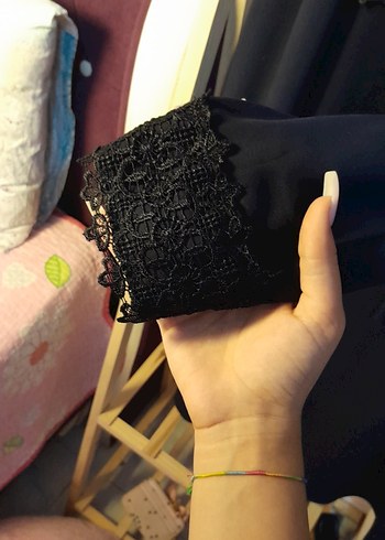 Dantel Detaylı Siyah Gömlek Yaka Bluz - Görsel 2