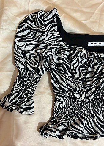 Zebra Desenli Uzun Kollu Kadın Bluz - Görsel 3