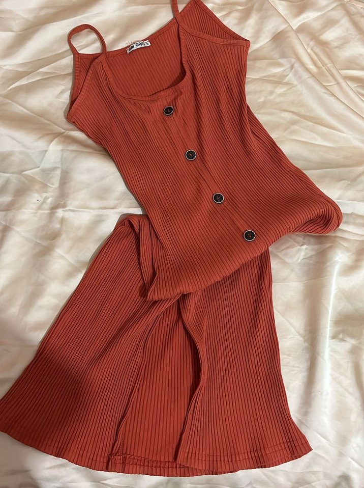 Düğmeli Kırmızı Midi İnce Askılı Elbise - Görsel 2