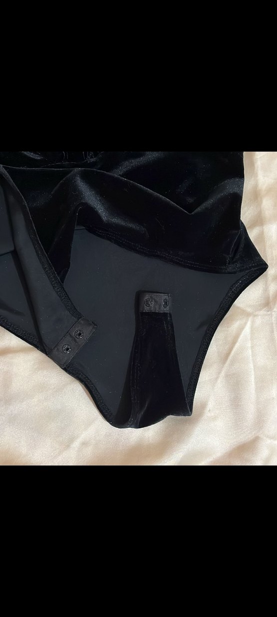 Siyah V Yaka Drapeli Uzun Kollu body - Görsel 3