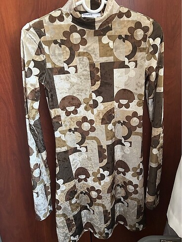 xs Beden Bershka elbise