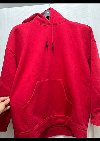 Kırmızı Kapüşonlu Kadın Sweatshirt