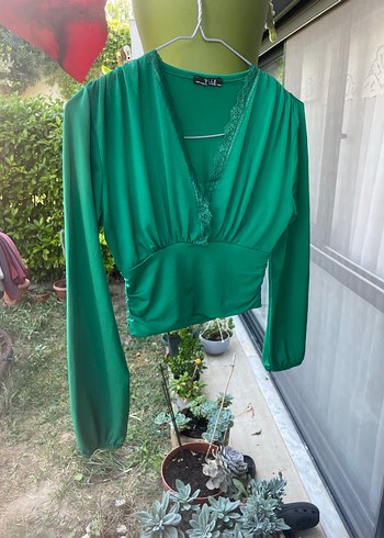 Yeşil V yakalı bluz - Görsel 2