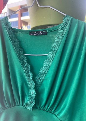 Yeşil V yakalı bluz - Görsel 8