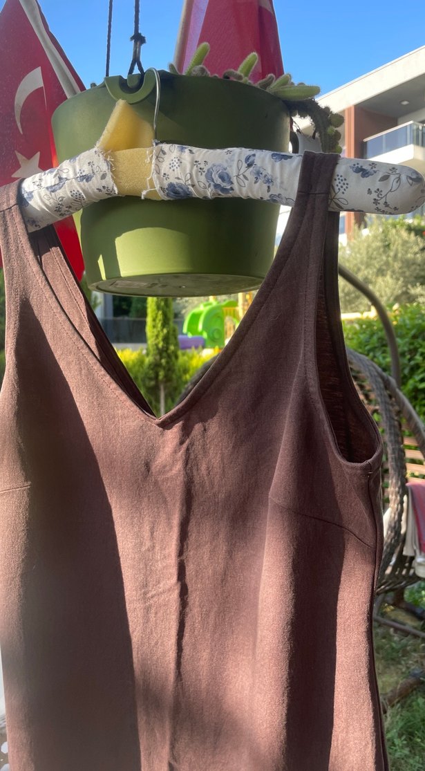 Kahverengi V Yaka Drapeli Uzun Elbise - Görsel 3