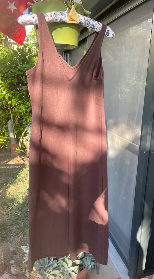 Kahverengi V Yaka Drapeli Uzun Elbise - Görsel 4