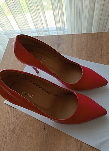 37 Beden Stiletto