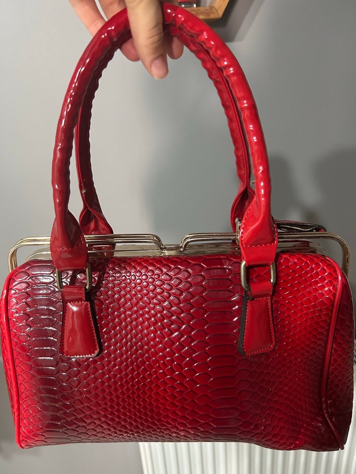 Kırmızı Yılan Derisi Desenli Deri Kadın Çanta - Görsel 3