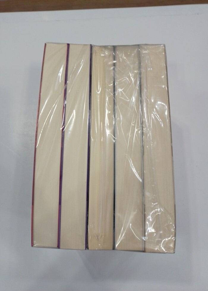 Evernight akademisi 5 cilt takım  - Görsel 4