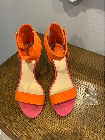 Bershka topuklu sandalet