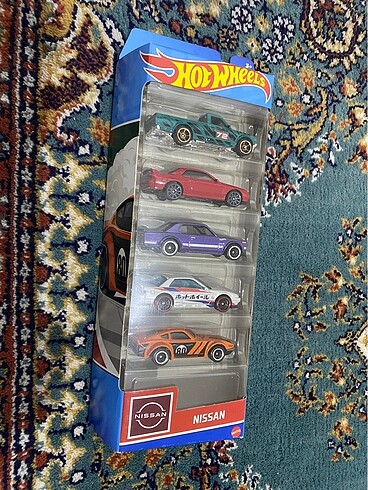 Hot wheels 5?li Nissan