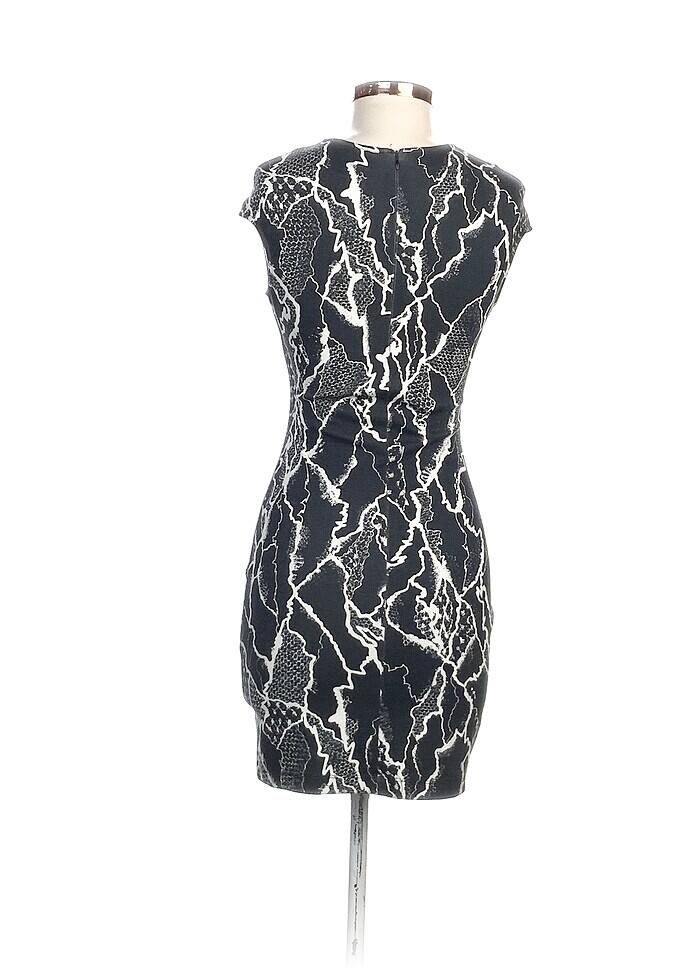 Alexander McQueen Kısa Elbise %70 İndirimli. - Görsel 3