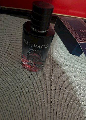 Versace ve Dior Erkek Parfüm şişesi - Görsel 6