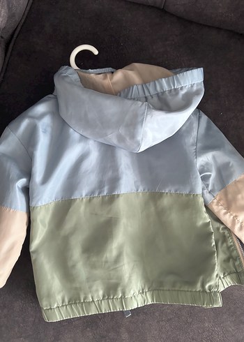 Erkek Çocuk Kapüşonlu Renkli Yağmurluk - Görsel 4