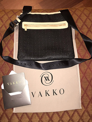 universal Beden Vakko orjinal askılı çanta