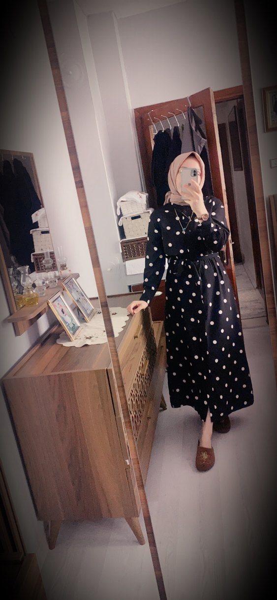 Puantiye Desenli Siyah Uzun Elbise - Görsel 2