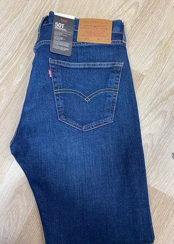 Levis 33