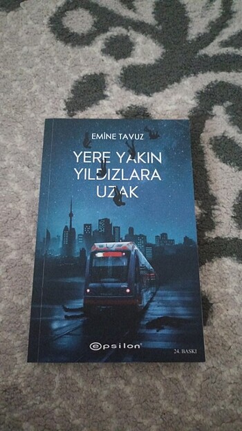 Yere yakın yıldızlara uzak kitabı 