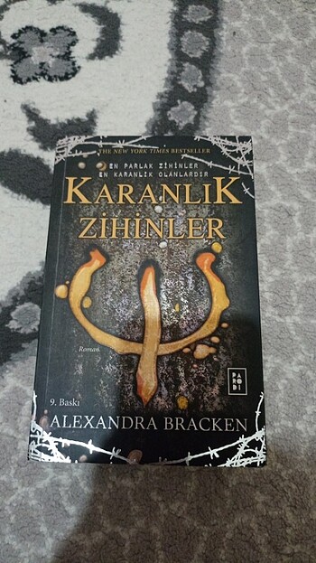 Karanlık zihinler kitabı 