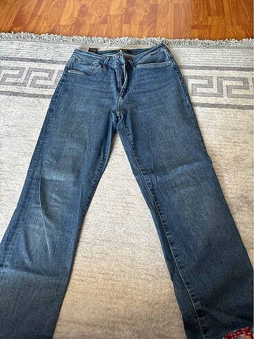 28 Beden mavi Renk Jeans