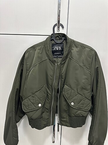 Zara haki crop bomber