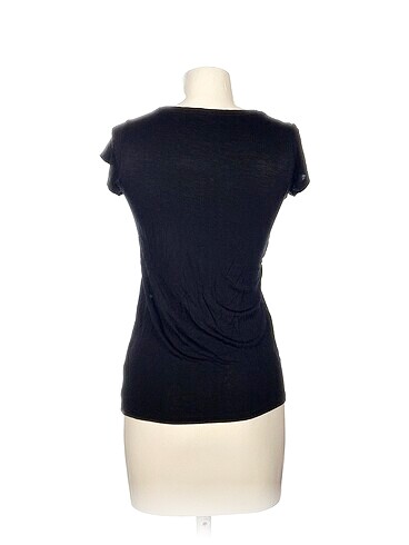 xs Beden Guess T-shirt %70 İndirimli.