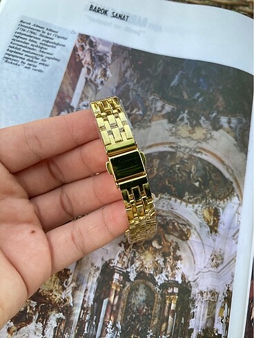 American Vintage Gold cartier kadın saat ?