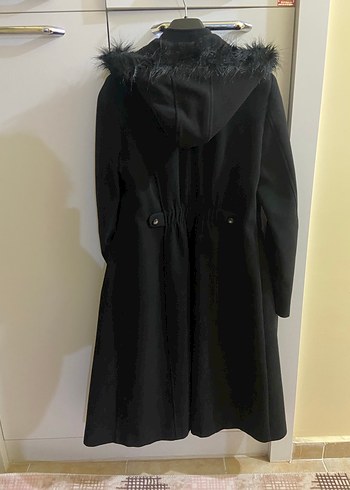 Siyah Kürklü Uzun Kadın Kaban - Görsel 2