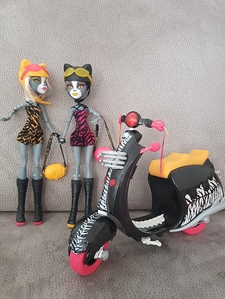 monster high purrsepheone&meowlody; motoru ile