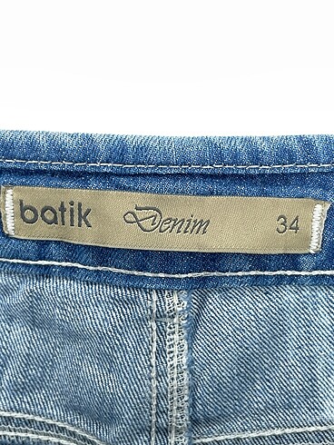 34 Beden mavi Renk Batik Mini Şort %70 İndirimli.