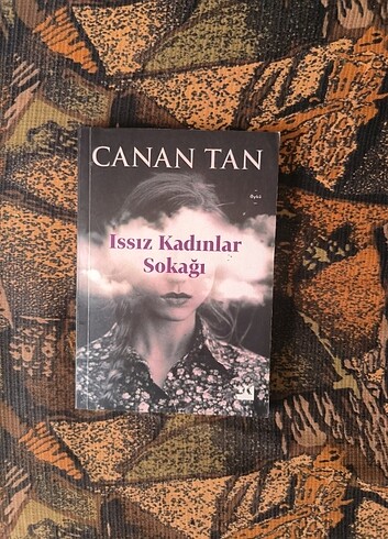 Issız Kadınlar Sokağı - Canan Tan