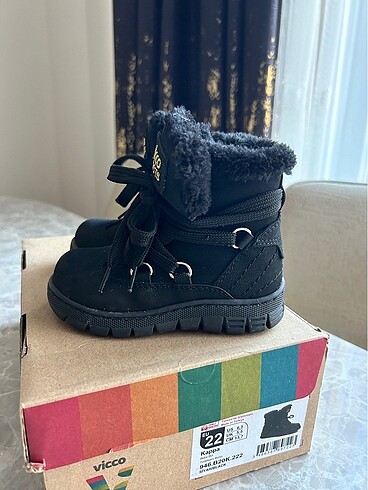 22 Beden Vicco bot 22 numara siyah unisex