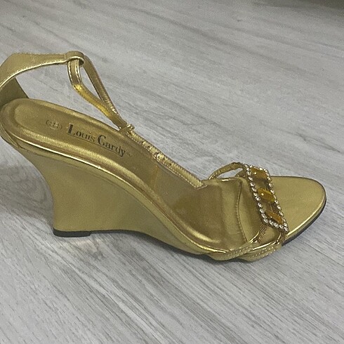 Vintage gold topuklu ayakkabı