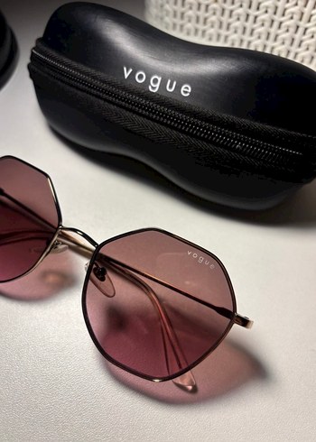 Transparan Kadın Güneş Gözlüğü - Vogue - Görsel 2