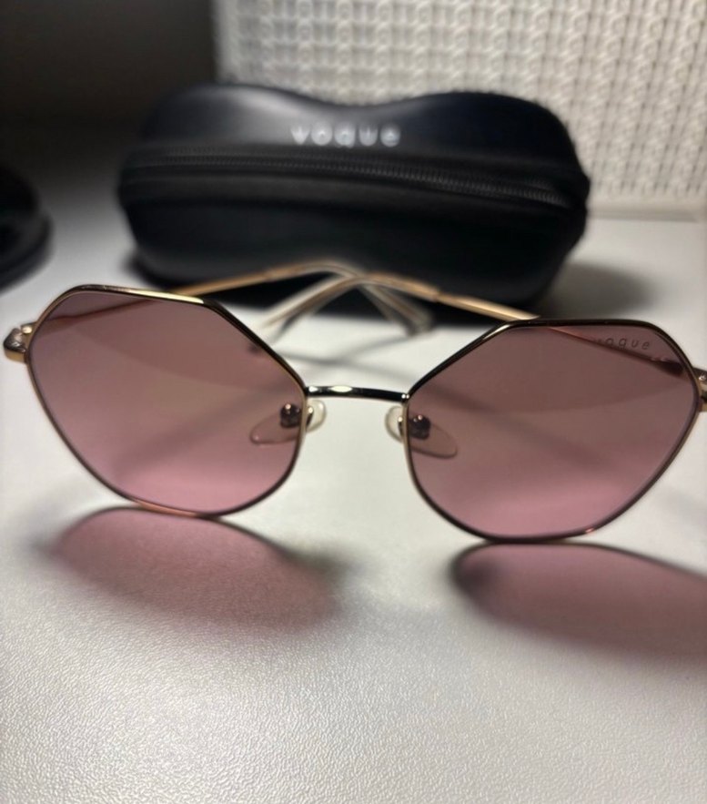 Transparan Kadın Güneş Gözlüğü - Vogue - Görsel 3