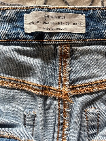 28 Beden Stradivarius boy friend jean kot