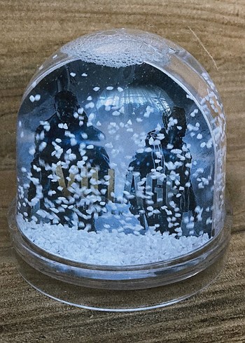 Resident Evil Village Kar Küresi - Görsel 2