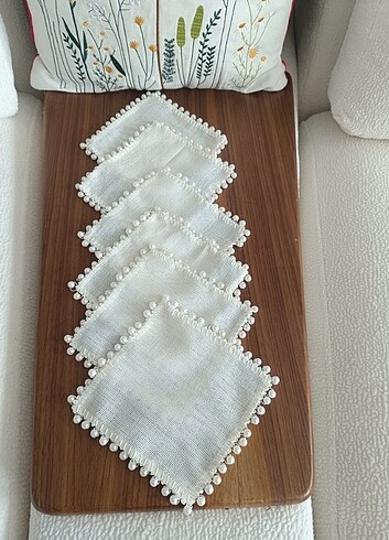İnci boncuklu sunum pecetesi