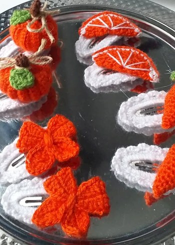 Tasarımcı Örgü Kırmızı Çiçekli Çocuk Toka