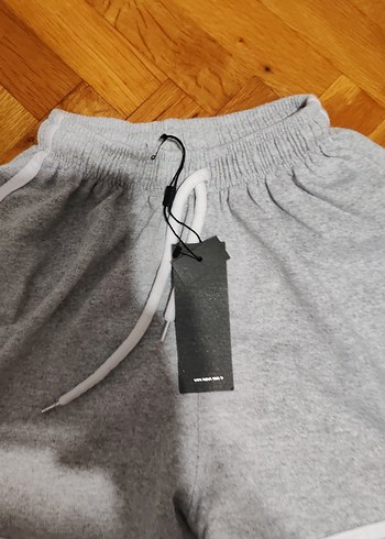 Gri Mini Şort Kelebek Baskılı Rahat Kesim - Görsel 3