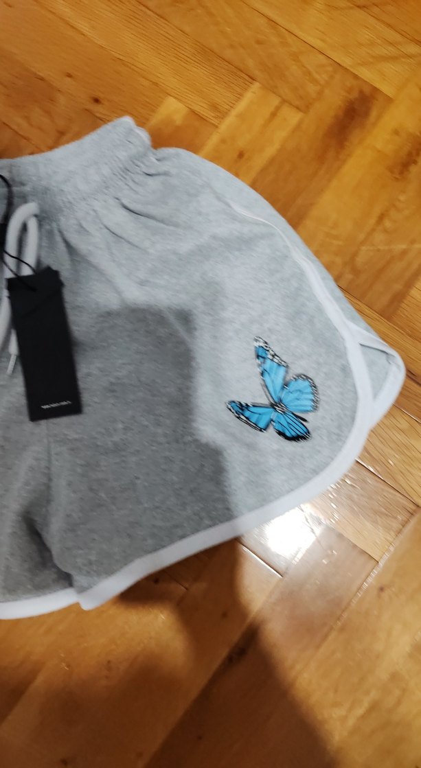 Gri Mini Şort Kelebek Baskılı Rahat Kesim - Görsel 2