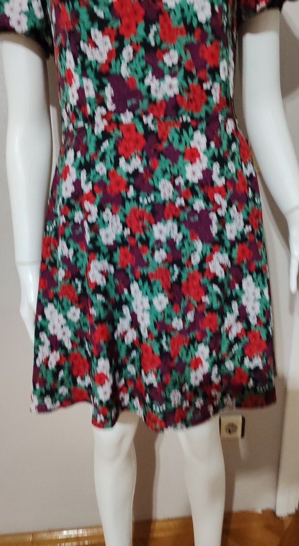 Çiçek Desenli V Yakalı Uzun Elbise - Görsel 3