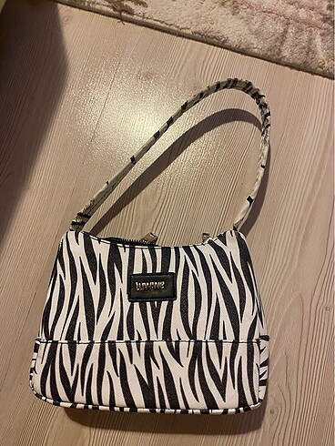 Zebra desenli çanta