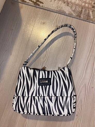 Zara Zebra desenli çanta