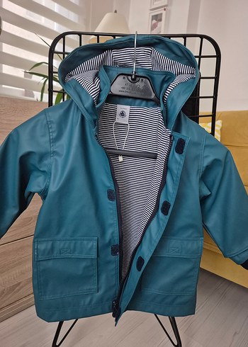 Mavi Kapüşonlu Erkek Çocuk Yağmurluk orjinal marka petit bateau - Görsel 2