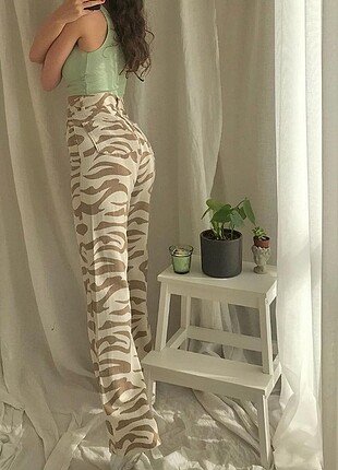 Urban Outfitters Kahverengi bej zebra desenli pantolon