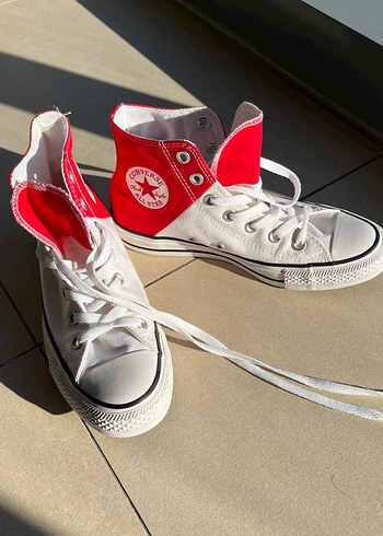 Kırmızı Beyaz Converse Yüksek Boğazlı Spor Ayakkabı