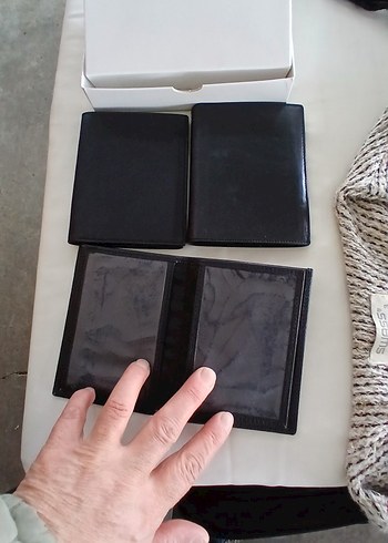  Beden siyah Renk Sıfır erkek cüzdanı paketli fiyatı tek için geçerlidir.